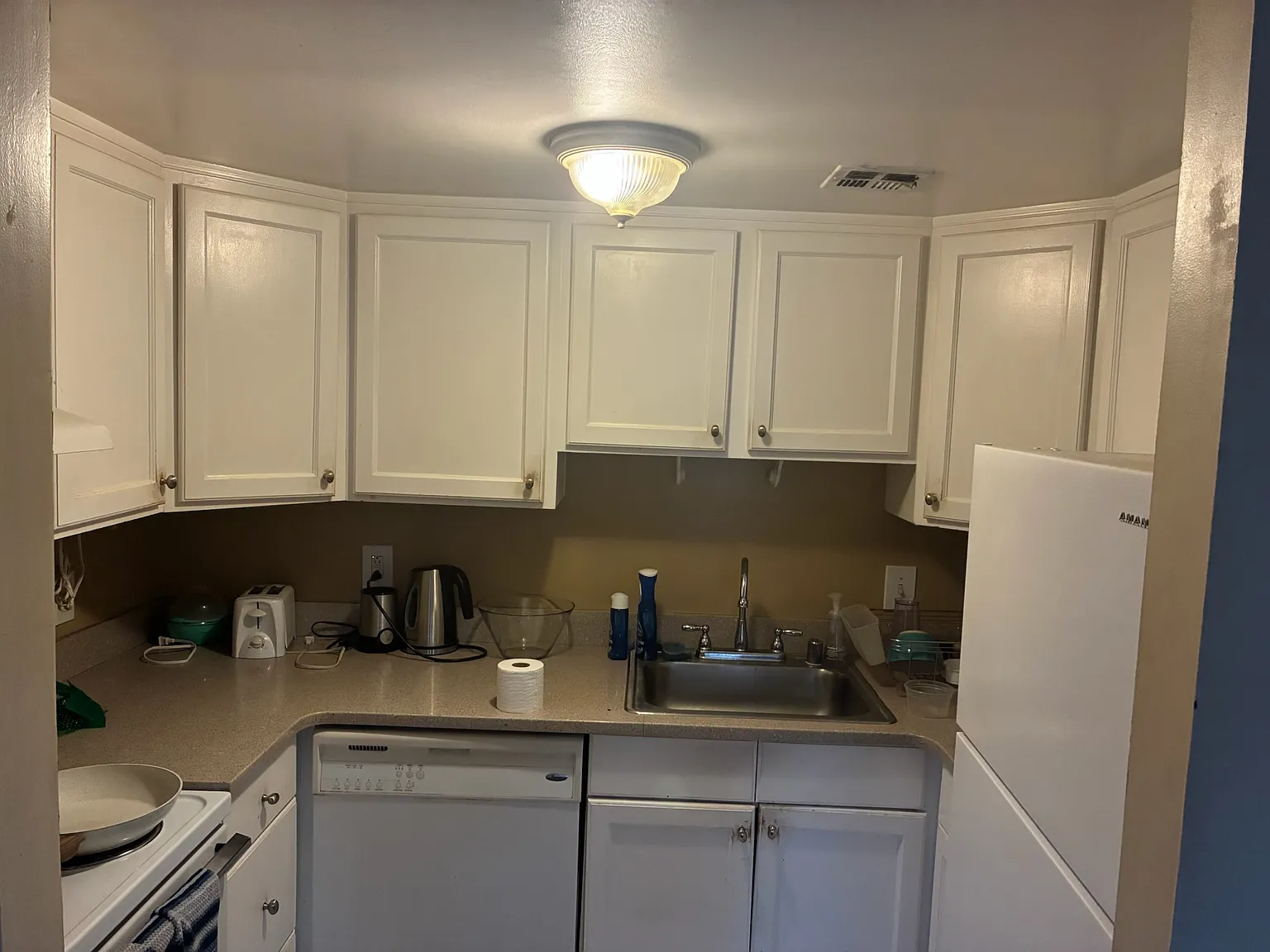 2 bed, 650 sqft, $1,150 — Photo 2