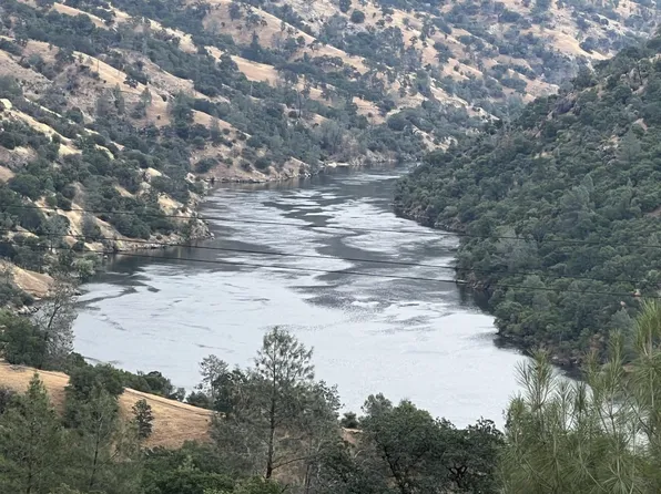 28562 Redinger Way, Auberry, CA 93602
