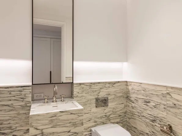 500 West 18th Street image 14 of 16