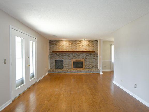 4th image of 6628 Newburgh Rd