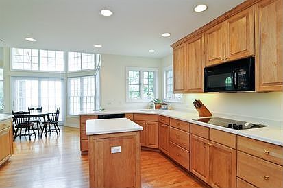 4th image of 1720 Marquette Ct