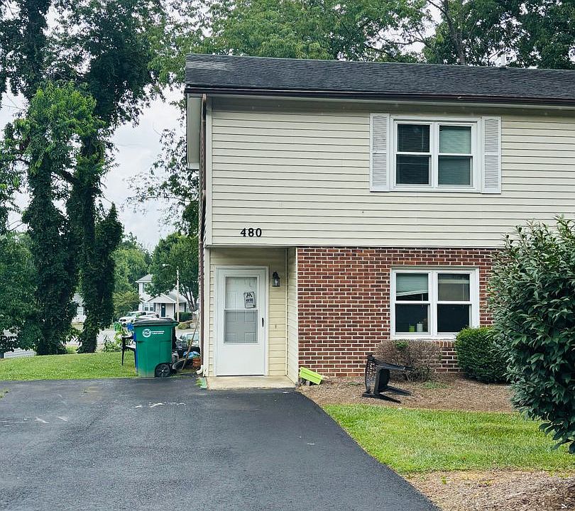 2nd image of 445 Miller Ct SE #480