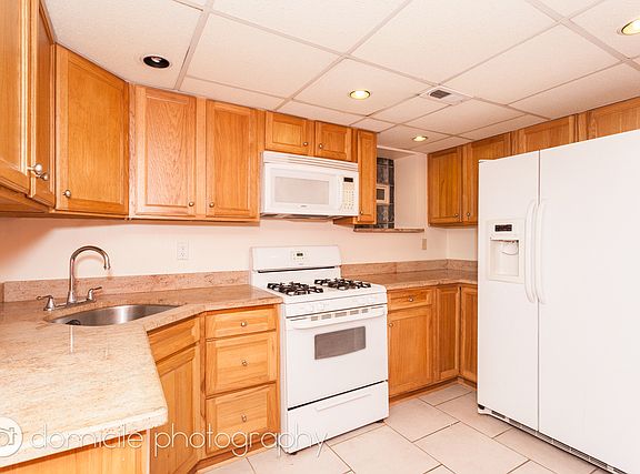 3rd image of 1944 N Bissell St #Gdn