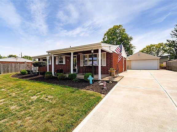 3rd image of 482 Greenup Ct