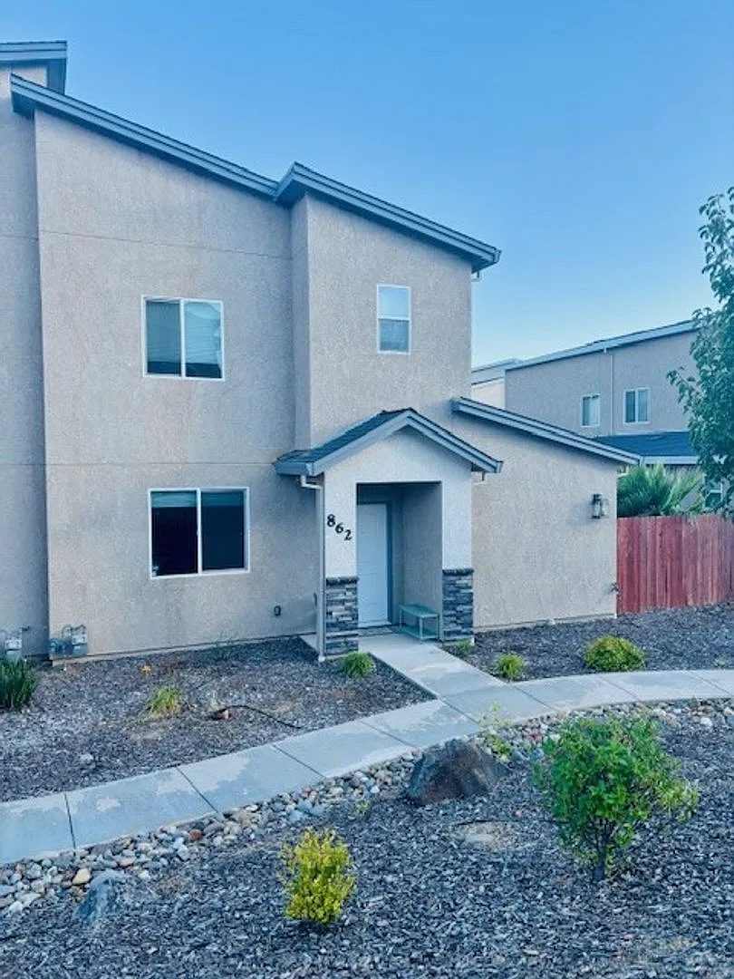 Large Four Bedroom Home In Salt Creek — Photo 1