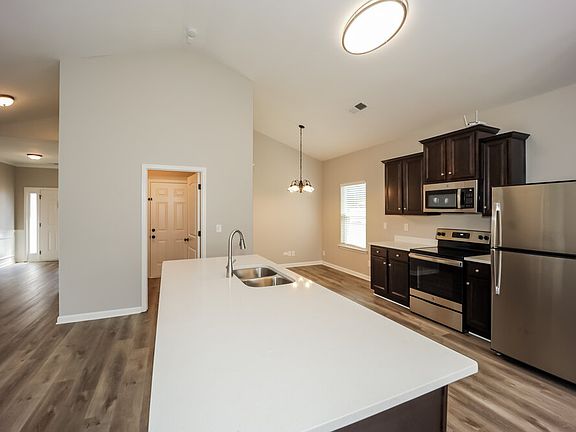 5th image of 86 Village Park Dr