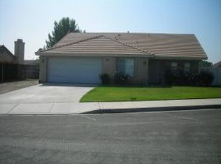 2407 W Sunnyview Dr, Rialto, CA 92377