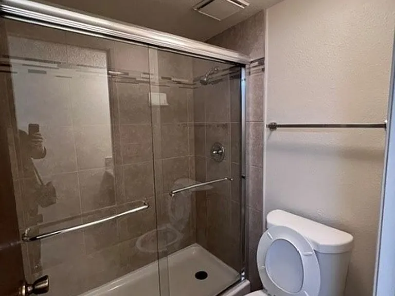 6060 Gloria Dr #1 — Photo 8