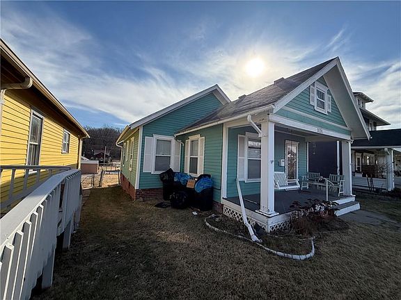 3rd image of 3131 Saint Joseph Ave