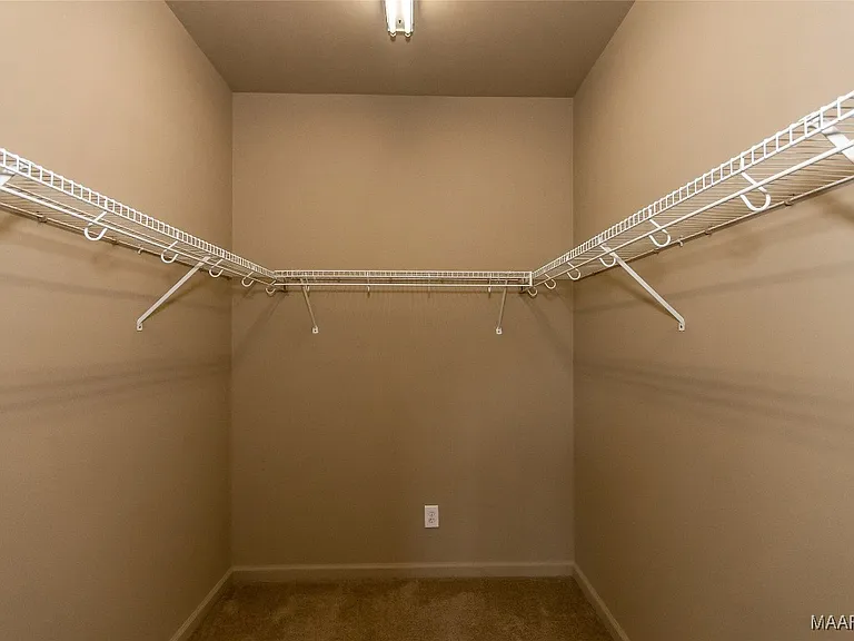 9625 Helmsley Cir — Photo 24