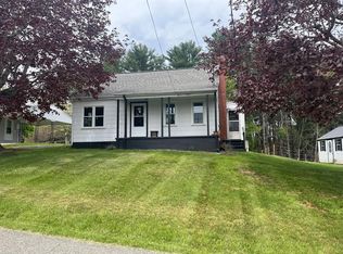 212 Sutherland St, Hillsville, VA 24343