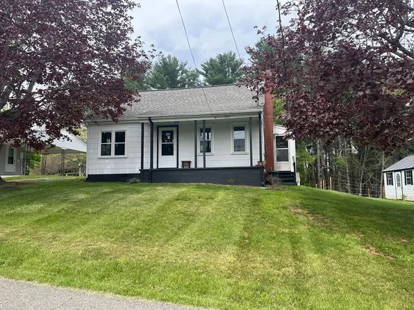 212 Sutherland St, Hillsville, VA 24343