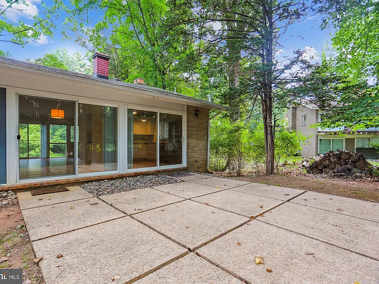 8206 Stone Trail Dr — Photo 12