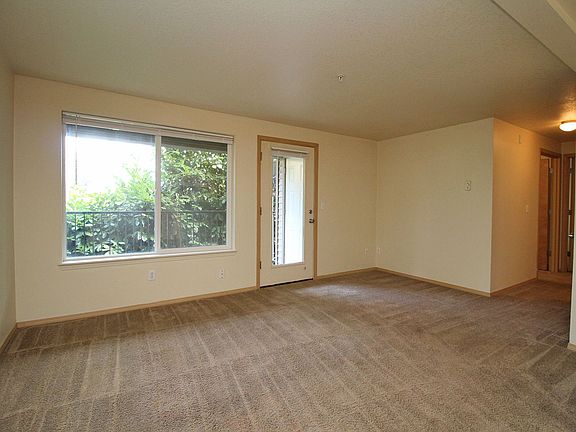 5th image of 11710 SE Powell Blvd #9
