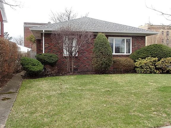 3rd image of 1025 Amherst St
