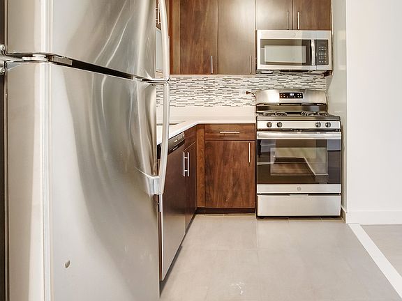 4th image of 300 Mercer St APT 30o