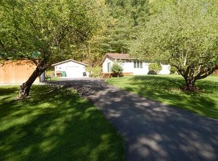 2165 Lakeshore Dr, Harrisville, MI 48740