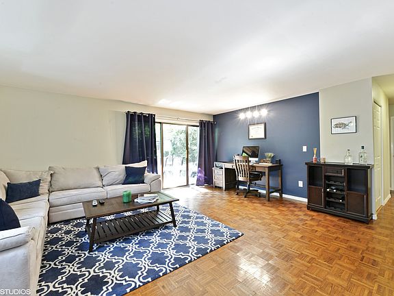 04_501KemeysAve_10002_LivingRoom_HiRes.jpg