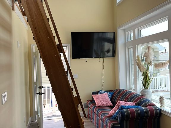 4th image of 119 W Sandpiper Way