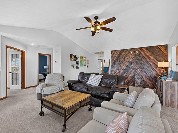 4th image of 1589 E Redrex Street