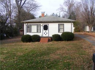 561 Ramseur Lake Rd, Ramseur, NC 27316