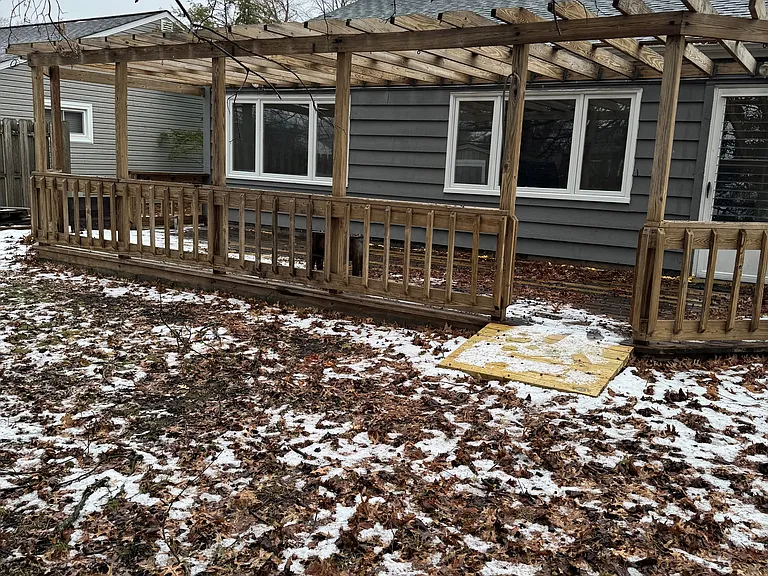 367 Anne Dr — Photo 2