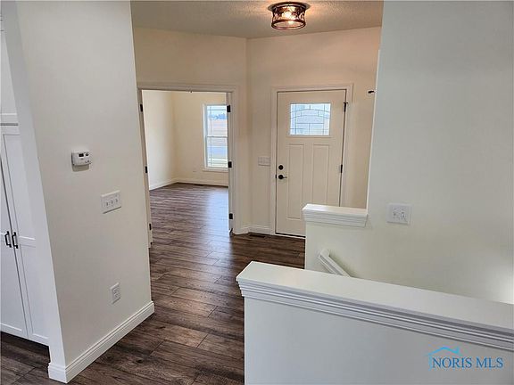 4th image of 9264 Hiegel Dr