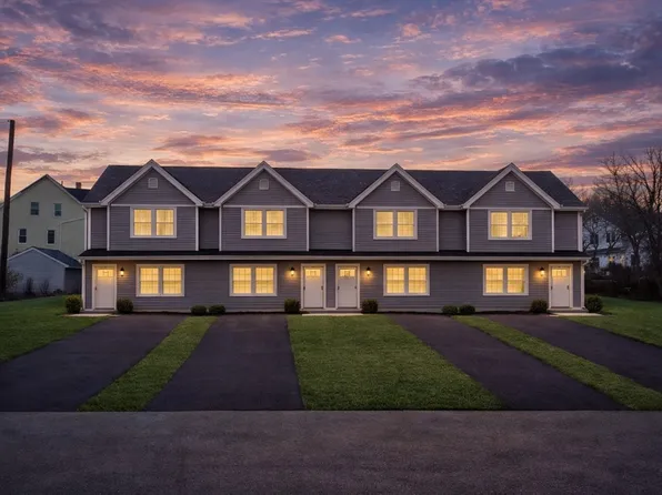 11 Dyer St, Fall River, MA 02720