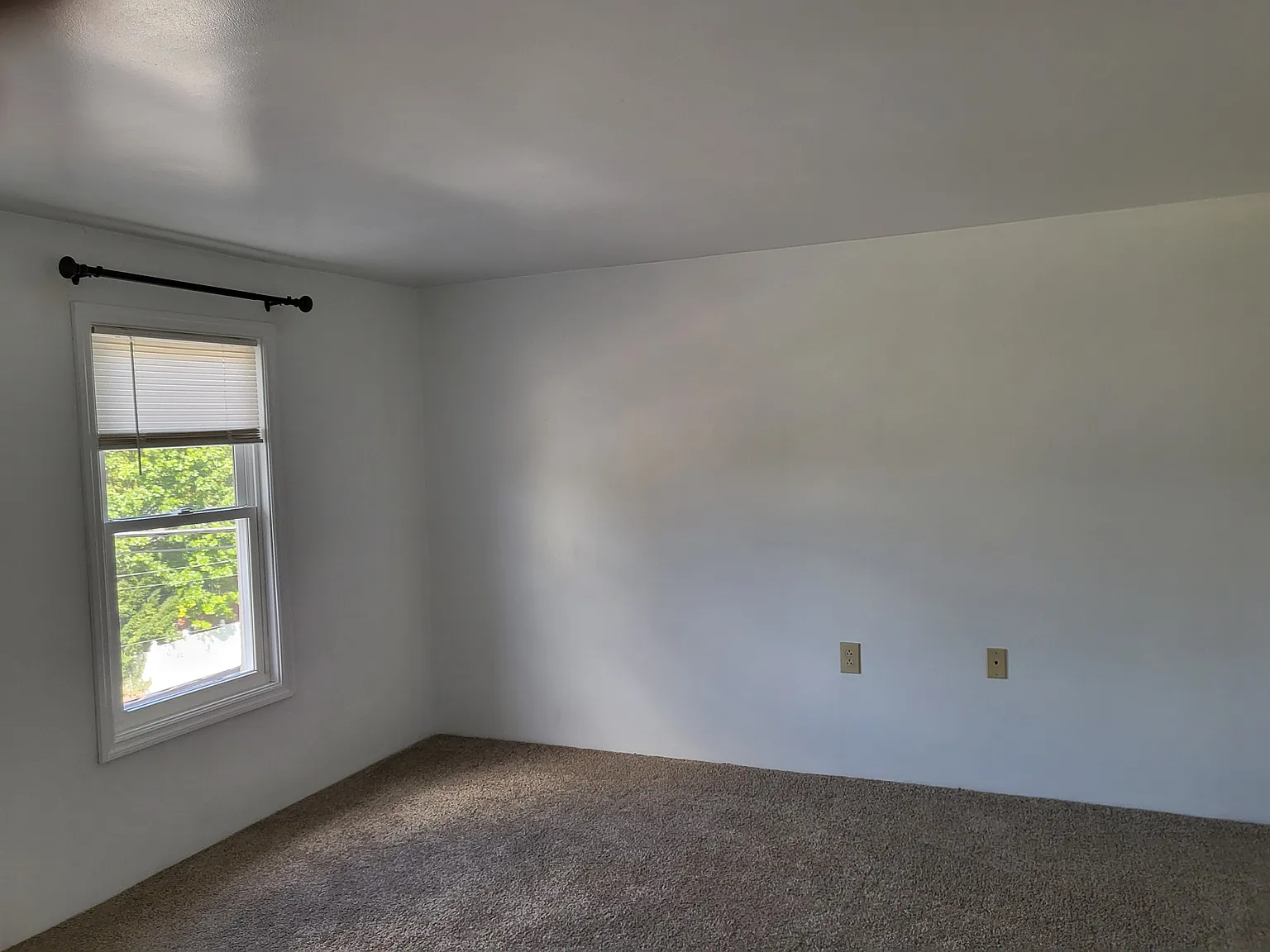 1 bed, 1200 sqft, $700 — Photo 3