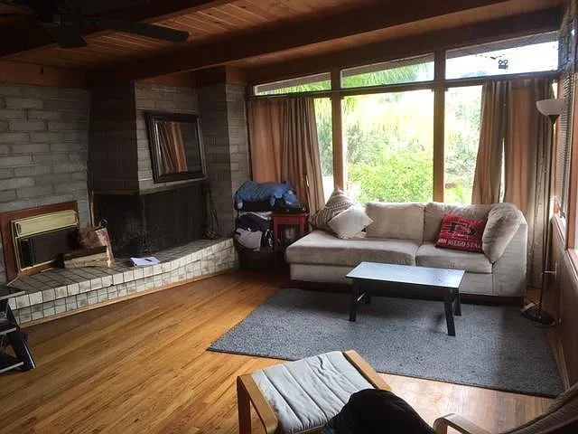 Living room - 5027 Campanile Dr