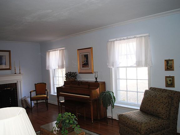 5th image of 4 Greendale Dr