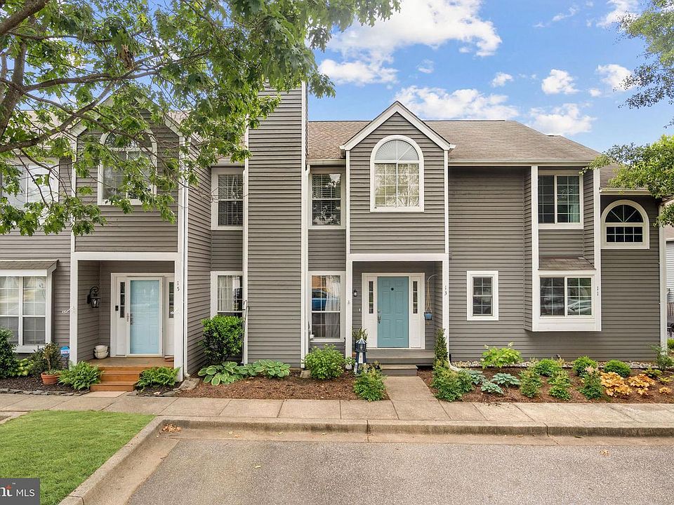 1st image of 13 Edgewood Green Ct
