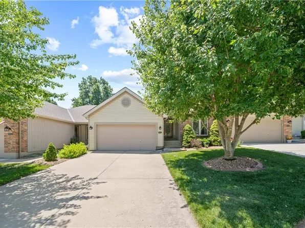 803 NE 75th St, Gladstone, MO 64118