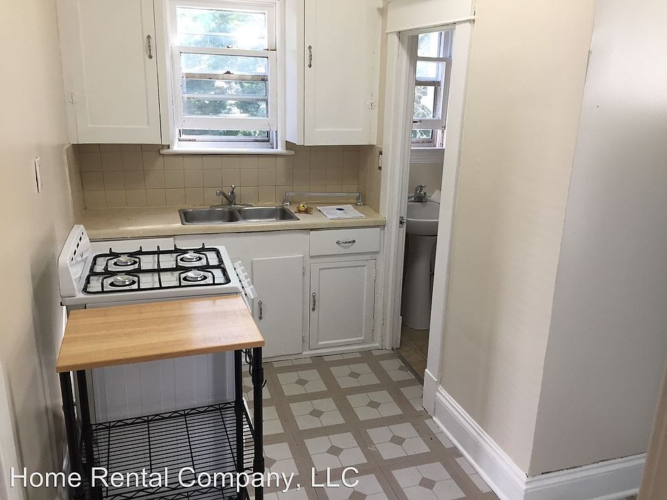 1st image of 1352 College Ave NE #2