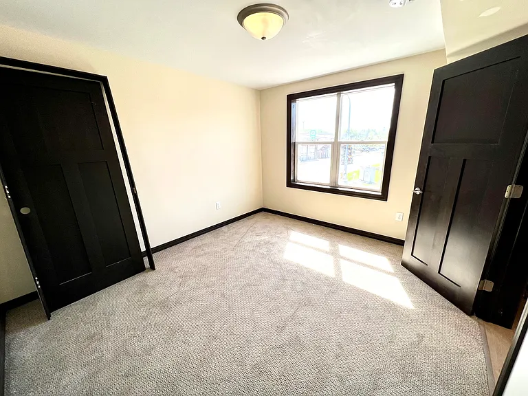 204 N 3rd Ave #B — Photo 3