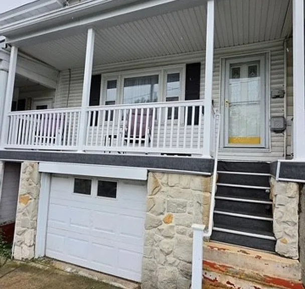 243 Pierce St — Photo 1