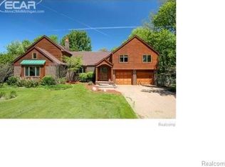 11389 Faussett Rd, Fenton, MI 48430