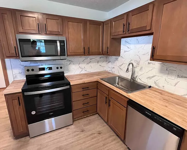 570 Polk St — Photo 7