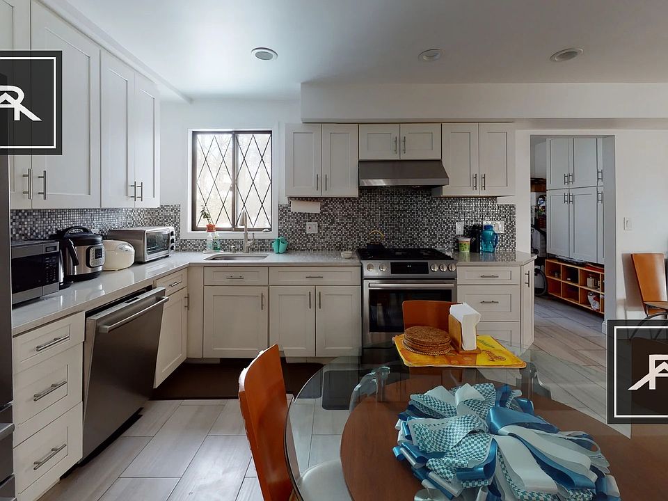 1st image of 26-28 Broadlawn Park #24