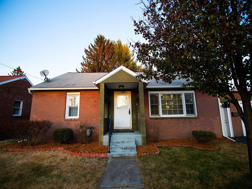 1st image of 7 Bosher Dr