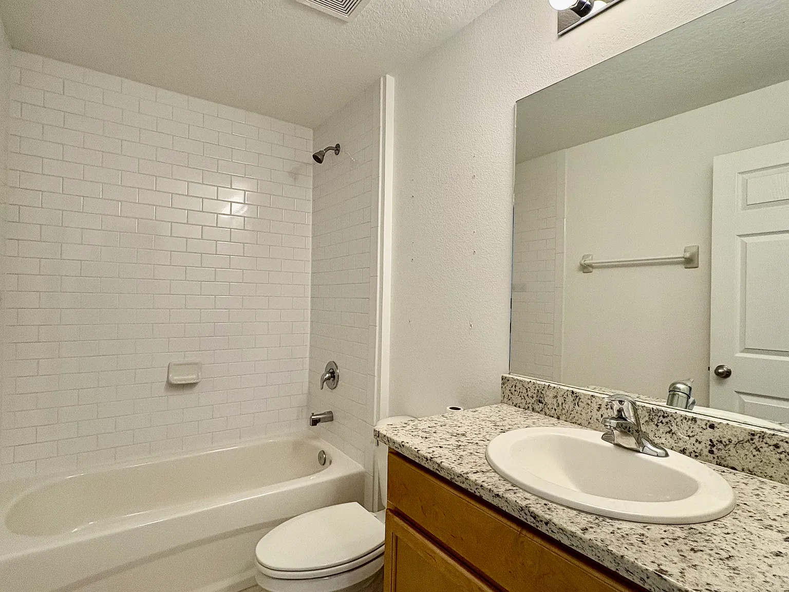 3 bed, $1,650 — Photo 2