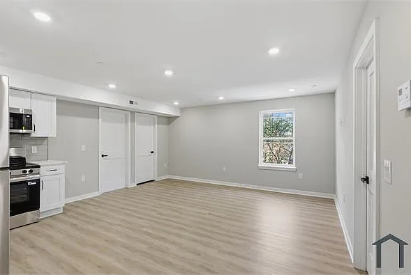 2 bed, 856 sqft, $1,785 — Photo 2