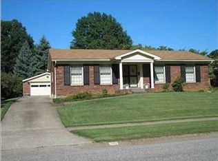 2605 Aintree Way, Saint Regis Park, KY 40220