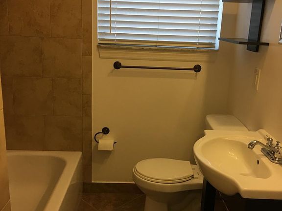 5th image of 1020 Arco Dr