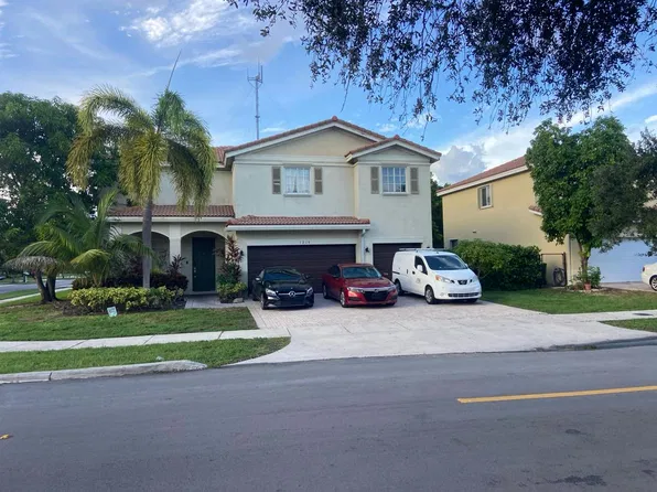 1219 NW 204th St, Miami Gardens, FL 33169