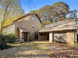 85 Cove View Rd, New London, CT 06320