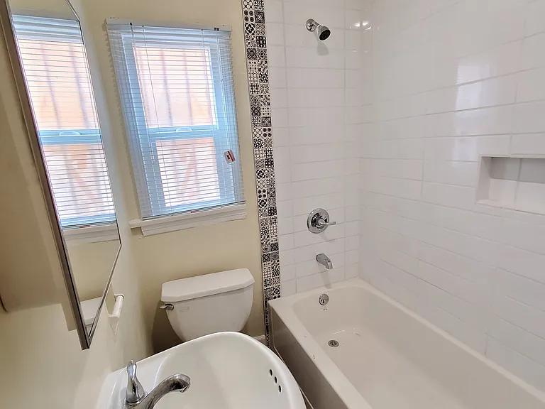943.5 S Bonnie Beach Pl #943 — Photo 7