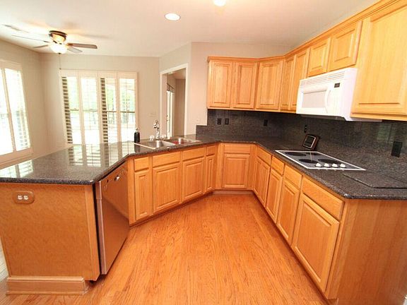 5th image of 1513 River Oaks Dr