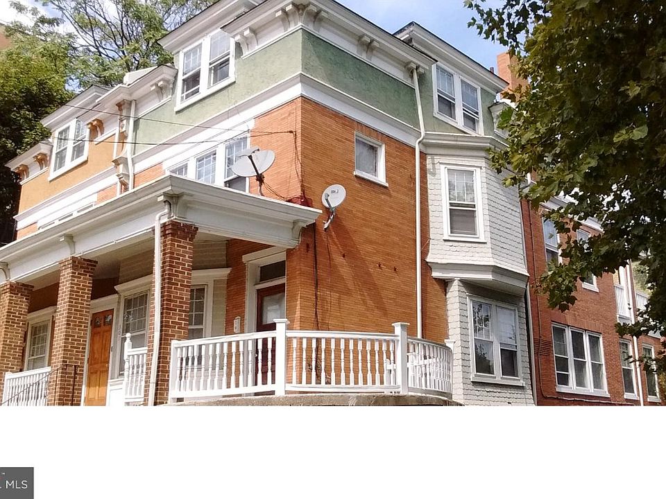 1st image of 301 W 18th St