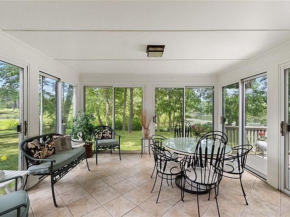4th image of 61 Newell Dr